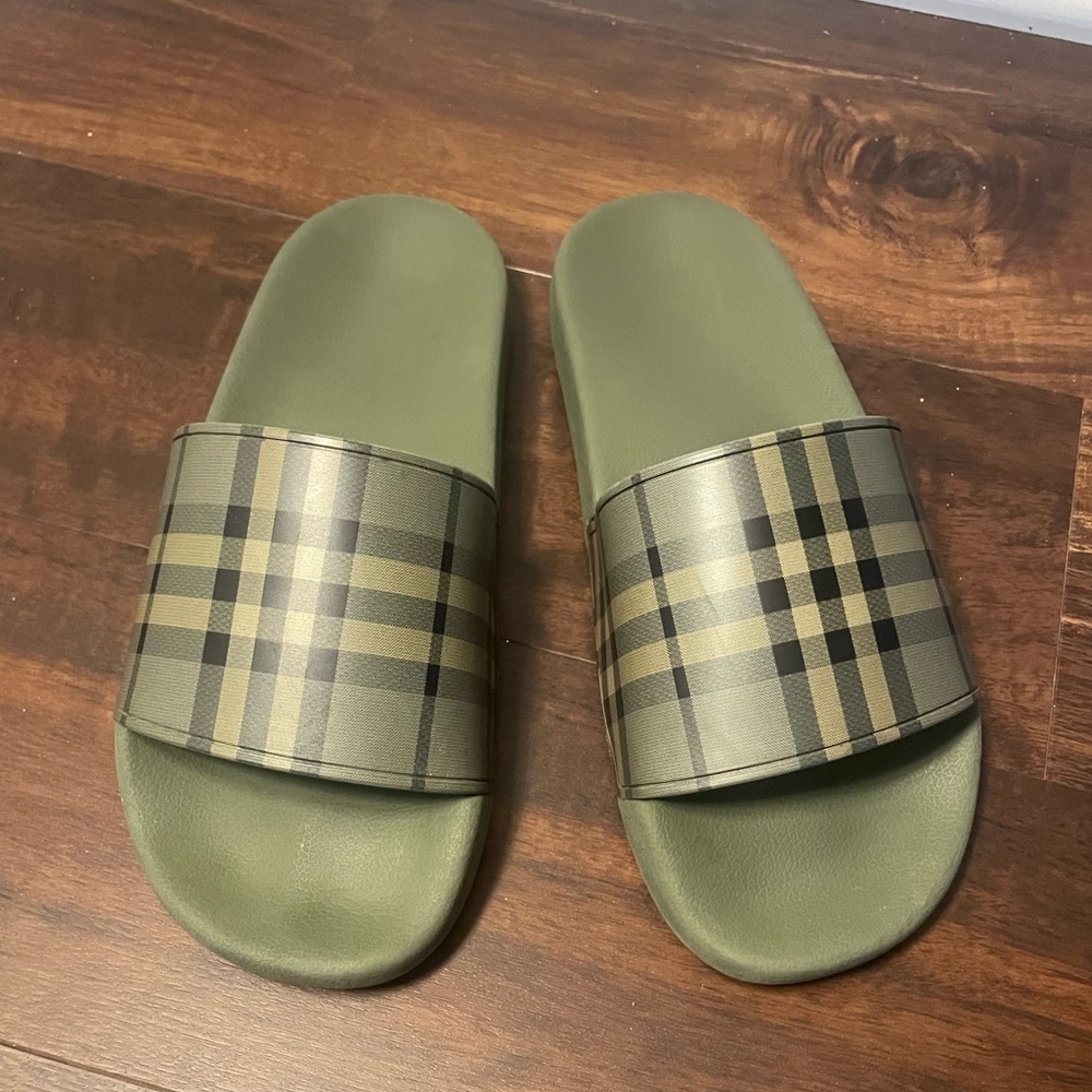 Burberry Furley Vintage Check Olive Green Slides